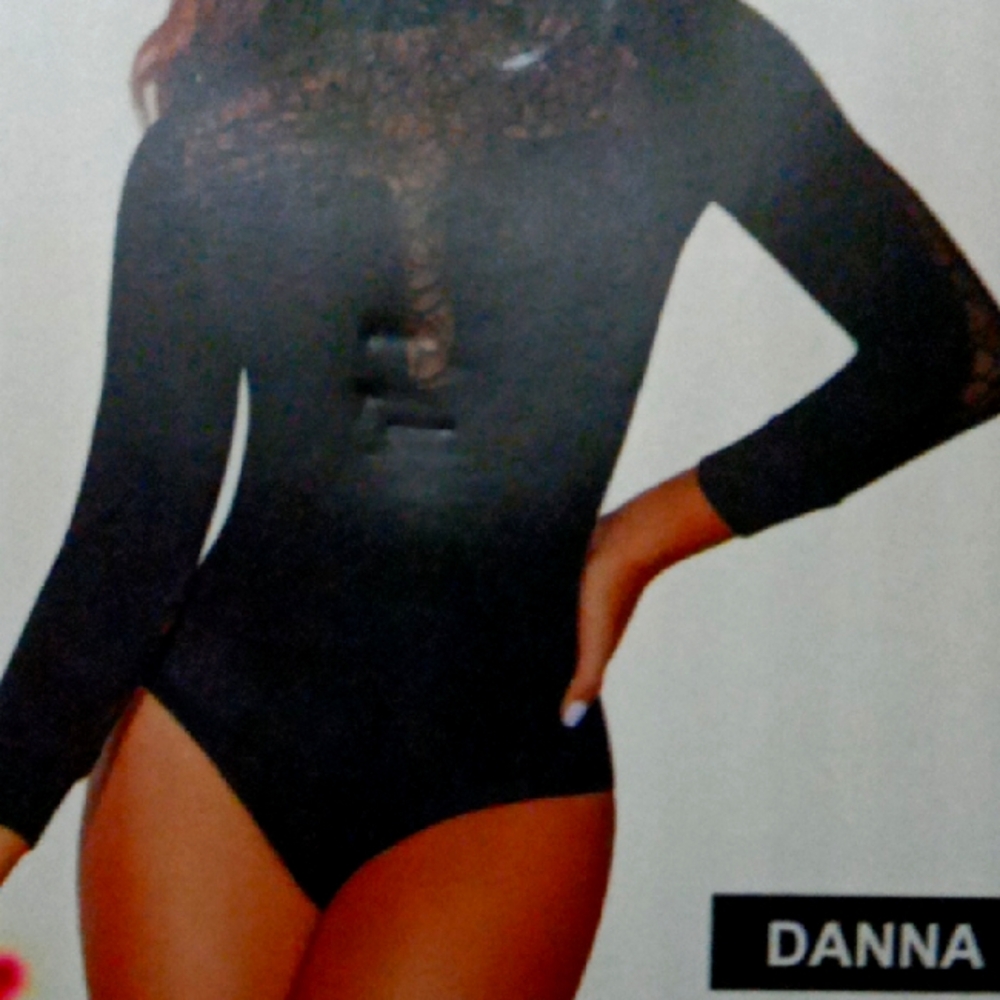 Black 3/4 Sleeve Fitted Cut Out Bodysuit